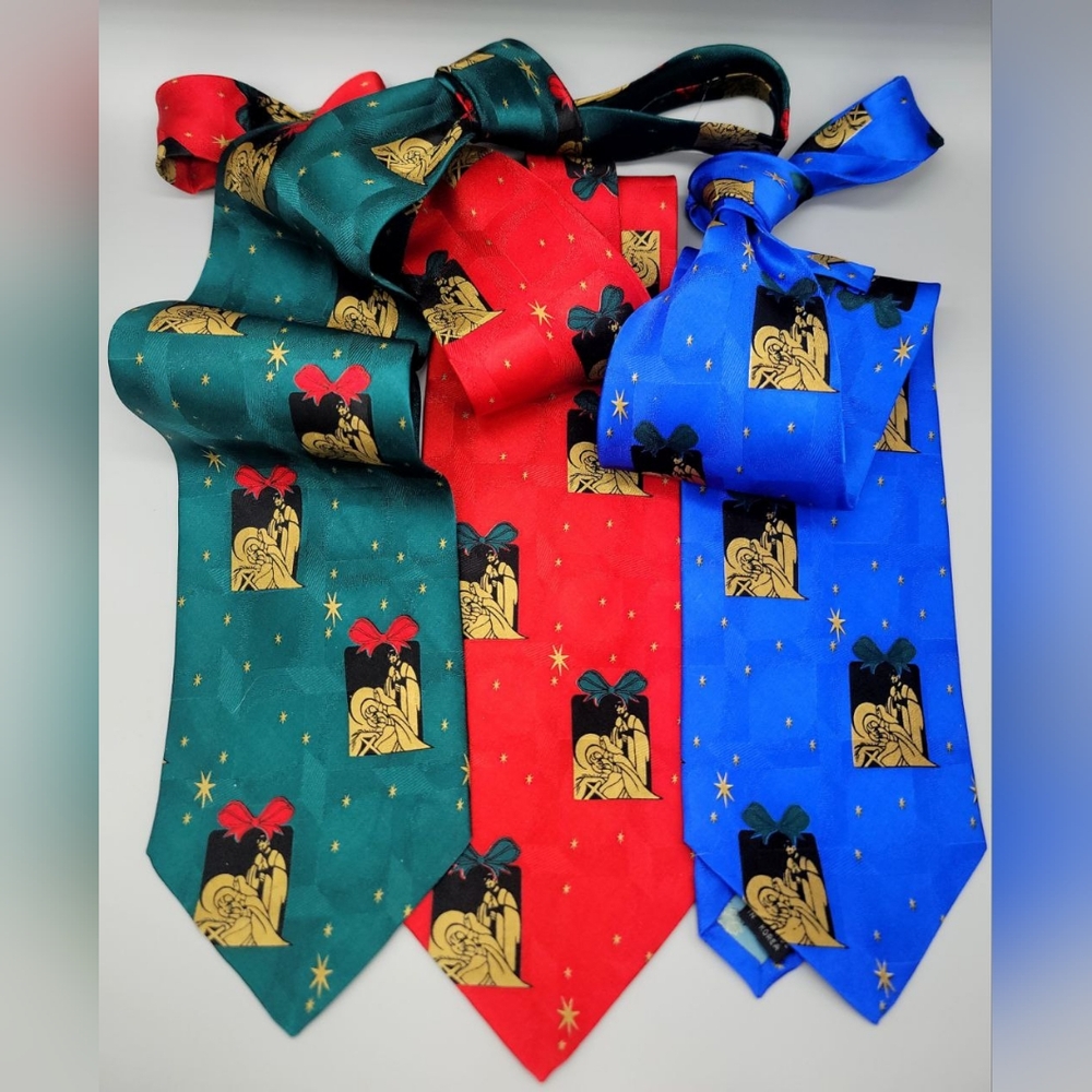 Christmas 100% silk neckware, "All Over Nativity"